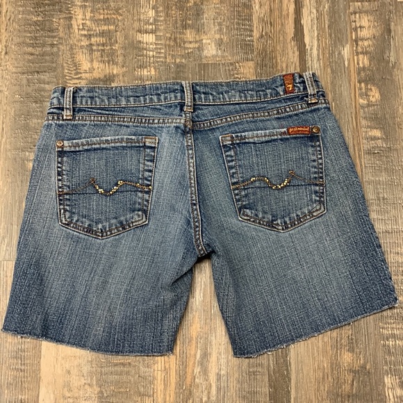 7 For all mankind cute jean shorts great condition - Picture 1 of 6